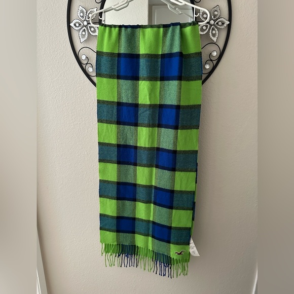 💜Hollister Scarf - Picture 3 of 4